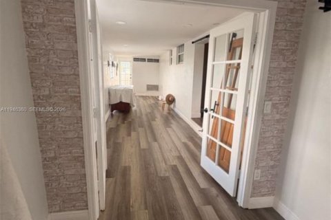 Villa ou maison à louer à Medley, Floride: 3 chambres, 147.53 m2 № 2002750 - photo 5