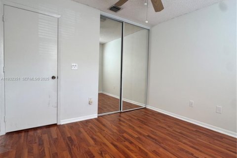 Casa en alquiler en Pembroke Pines, Florida, 3 dormitorios, 172.15 m2 № 1991857 - foto 17