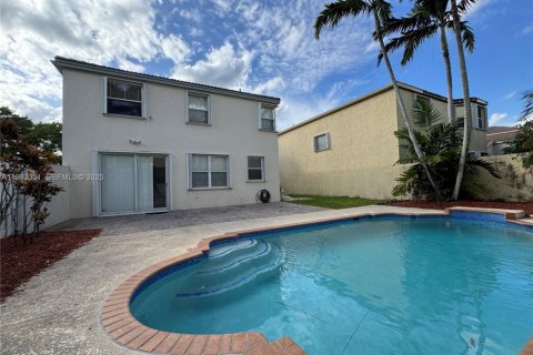 Casa en alquiler en Pembroke Pines, Florida, 3 dormitorios, 172.15 m2 № 1991857 - foto 3