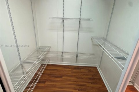 Villa ou maison à louer à Pembroke Pines, Floride: 3 chambres, 172.15 m2 № 1991857 - photo 24