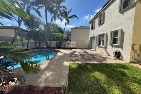 Casa en alquiler en Pembroke Pines, Florida, 3 dormitorios, 172.15 m2 № 1991857 - foto 4