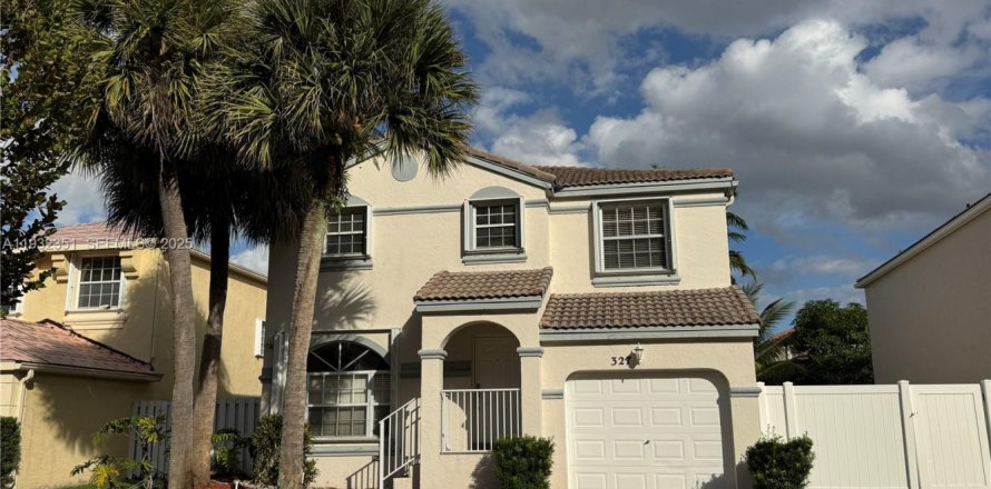 Casa en Pembroke Pines, Florida 3 dormitorios, 172.15 m2 № 1991857