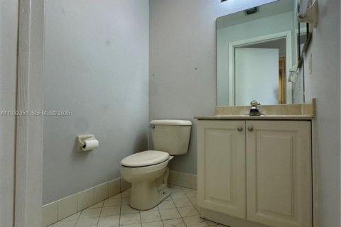 Casa en alquiler en Pembroke Pines, Florida, 3 dormitorios, 172.15 m2 № 1991857 - foto 14