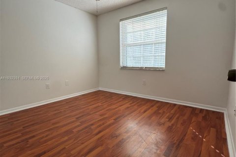Casa en alquiler en Pembroke Pines, Florida, 3 dormitorios, 172.15 m2 № 1991857 - foto 16