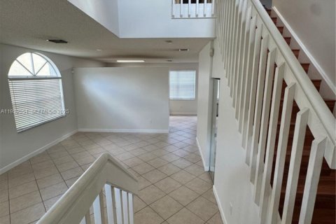 Casa en alquiler en Pembroke Pines, Florida, 3 dormitorios, 172.15 m2 № 1991857 - foto 6