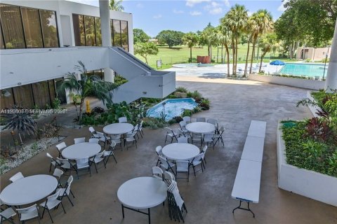 Condo in Lauderhill, Florida, 2 bedrooms  № 1995924 - photo 26