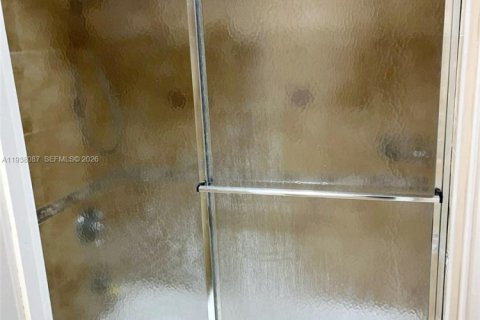 Condo in Lauderhill, Florida, 2 bedrooms  № 1995924 - photo 18