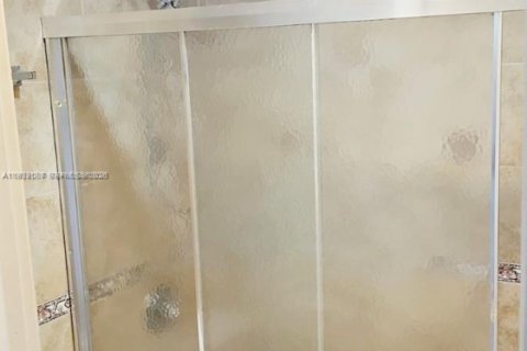 Condo in Lauderhill, Florida, 2 bedrooms  № 1995924 - photo 19