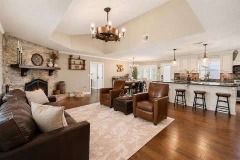 House in Brooksville, Florida 5 bedrooms, 379.78 sq.m. № 2309947 - photo 9