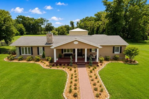 House in Brooksville, Florida 5 bedrooms, 379.78 sq.m. № 2309947 - photo 2