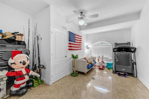 Купить виллу или дом в Майами, Флорида 4 спальни, 227.24м2, № 2068906 - фото 20