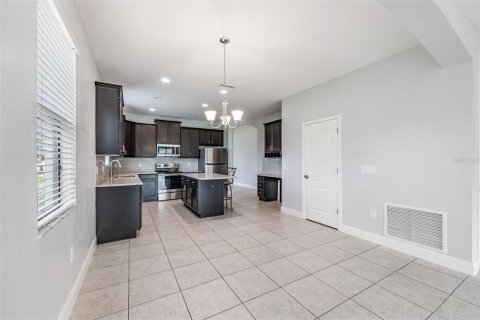 House in Land O' Lakes, Florida 3 bedrooms, 196.95 sq.m. № 1902654 - photo 27