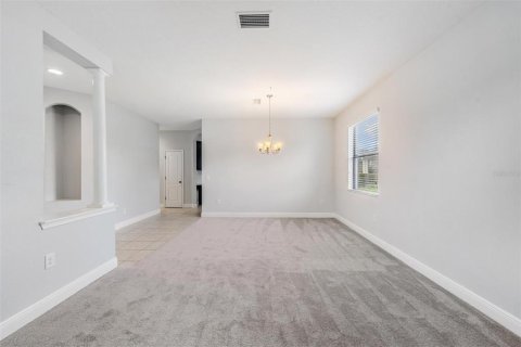 House in Land O' Lakes, Florida 3 bedrooms, 196.95 sq.m. № 1902654 - photo 17