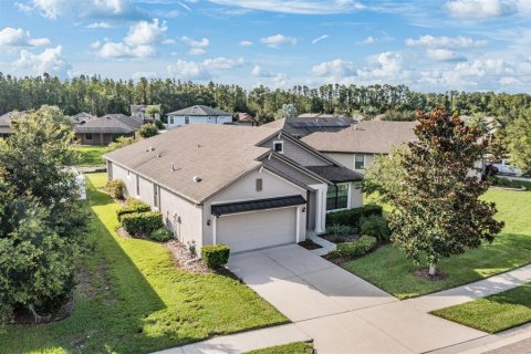 House in Land O' Lakes, Florida 3 bedrooms, 196.95 sq.m. № 1902654 - photo 1
