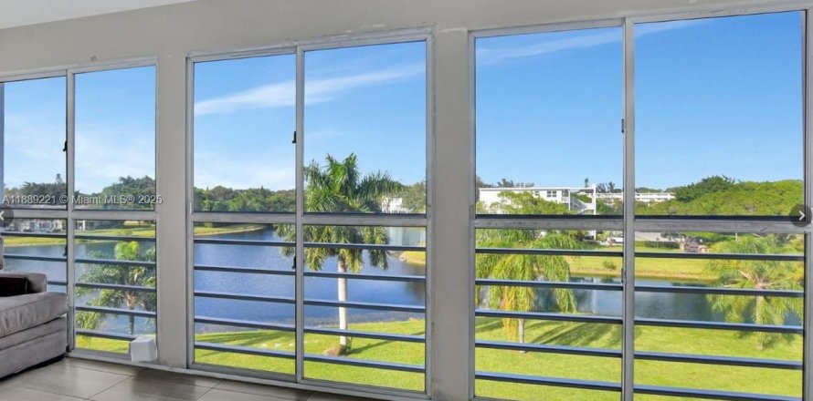 Condo in Deerfield Beach, Florida, 1 bedroom № 1941415
