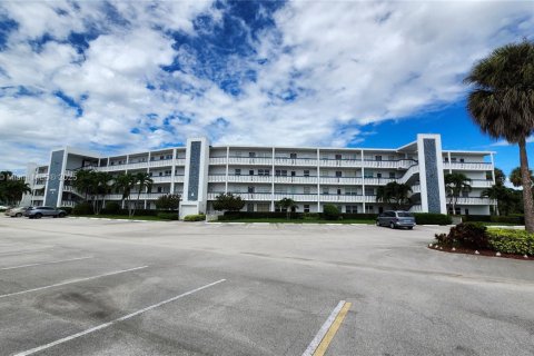 Condo in Deerfield Beach, Florida, 1 bedroom  № 1941415 - photo 21