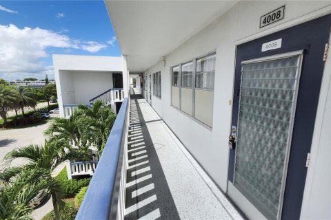Condo in Deerfield Beach, Florida, 1 bedroom  № 1941415 - photo 19