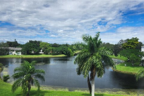 Condo in Deerfield Beach, Florida, 1 bedroom  № 1941415 - photo 17