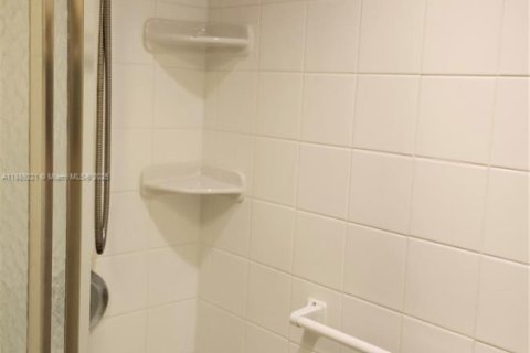 Condo in Deerfield Beach, Florida, 1 bedroom  № 1941415 - photo 14