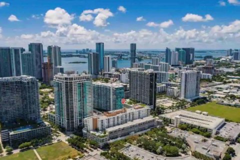 Condominio en venta en Miami, Florida, 1 dormitorio, 67.45 m2 № 2035089 - foto 25