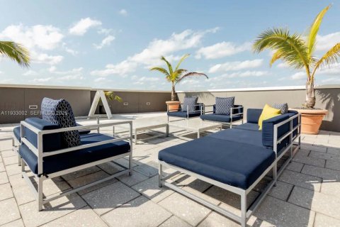 Condominio en venta en Miami, Florida, 1 dormitorio, 67.45 m2 № 2035089 - foto 21