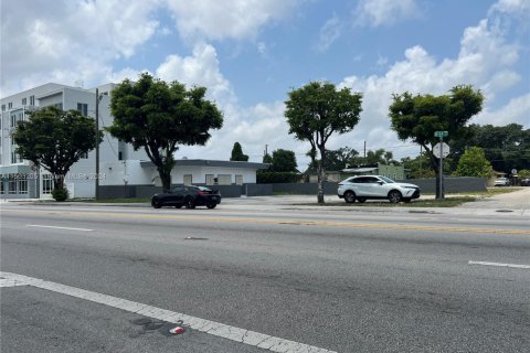 Commercial property in Miami, Florida № 1710192 - photo 15