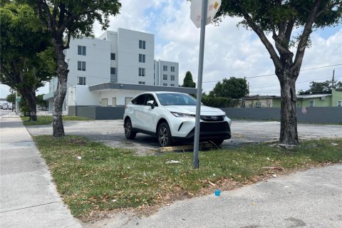 Commercial property in Miami, Florida № 1710192 - photo 5