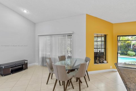 Casa en venta en Weston, Florida, 4 dormitorios, 250.56 m2 № 1929562 - foto 27