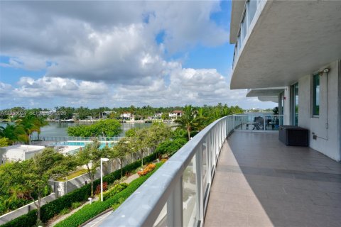 Copropriété à louer à Miami Beach, Floride: 3 chambres, 114.27 m2 № 2010939 - photo 2