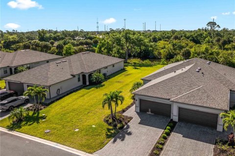 Villa ou maison à vendre à Port Charlotte, Floride: 3 chambres, 131.64 m2 № 2142534 - photo 3