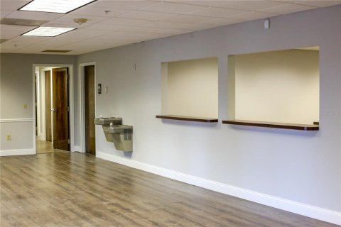 Propiedad comercial en venta en Tampa, Florida, 220.64 m2 № 1561133 - foto 11