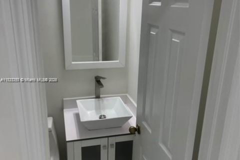 House in Homestead, Florida 5 bedrooms, 152.36 sq.m. № 1788413 - photo 15