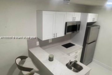 House in Homestead, Florida 5 bedrooms, 152.36 sq.m. № 1788413 - photo 13