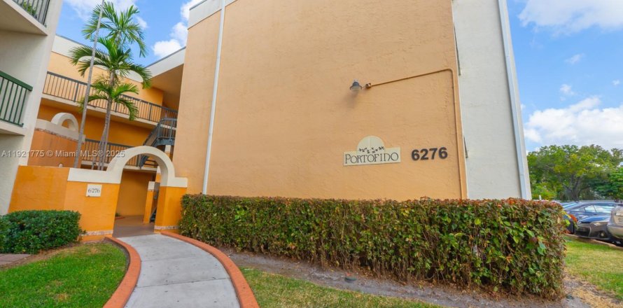 Кондоминиум с 2 спальнями в Хайалиа, Флорида № 1975702