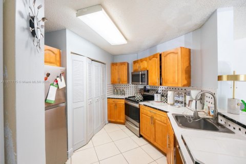 Купить кондоминиум в Хайалиа, Флорида 2 спальни, 88.26м2, № 1975702 - фото 20