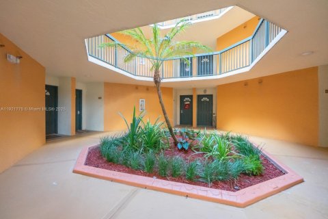 Купить кондоминиум в Хайалиа, Флорида 2 спальни, 88.26м2, № 1975702 - фото 4