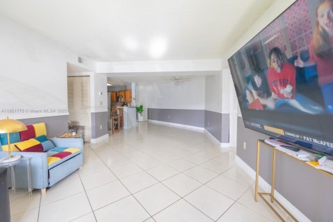 Купить кондоминиум в Хайалиа, Флорида 2 спальни, 88.26м2, № 1975702 - фото 17