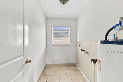 Immobilier commercial à vendre à Lakeland, Floride: 4 chambres, 169.08 m2 № 2414070 - photo 10