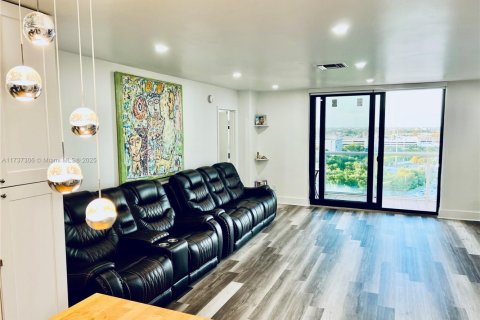 Condo in North Miami, Florida, 2 bedrooms  № 1867301 - photo 16