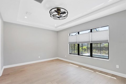 House in Sarasota, Florida 4 bedrooms, 278.52 sq.m. № 1582357 - photo 17