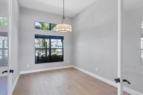House in Sarasota, Florida 4 bedrooms, 278.52 sq.m. № 1582357 - photo 16