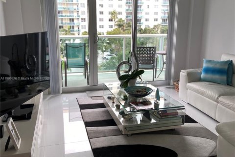 Copropriété à vendre à Sunny Isles Beach, Floride: 1 chambre, 93.37 m2 № 1965263 - photo 2
