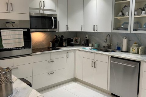 Copropriété à vendre à Sunny Isles Beach, Floride: 1 chambre, 93.37 m2 № 1965263 - photo 6