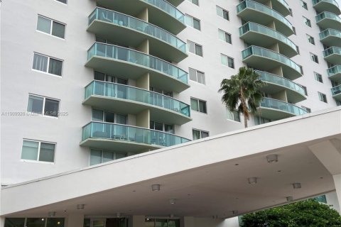 Copropriété à vendre à Sunny Isles Beach, Floride: 1 chambre, 93.37 m2 № 1965263 - photo 1