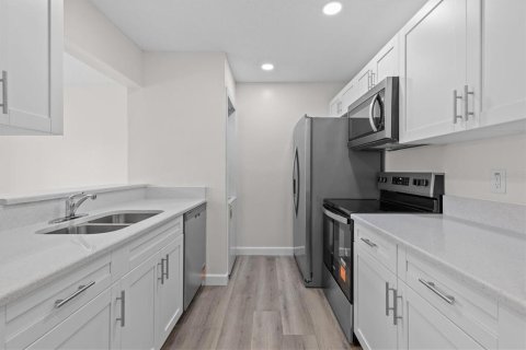 Copropriété à vendre à Tarpon Springs, Floride: 2 chambres, 94.76 m2 № 2400911 - photo 3