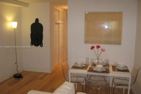 Copropriété à vendre à Miami Beach, Floride: 1 chambre, 39.58 m2 № 1985326 - photo 2