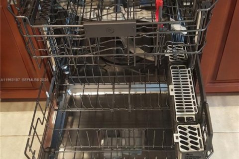 Villa ou maison à louer à Oakland Park, Floride: 3 chambres, 95.5 m2 № 2024249 - photo 10