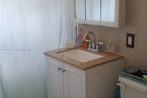 Villa ou maison à louer à Oakland Park, Floride: 3 chambres, 95.5 m2 № 2024249 - photo 20