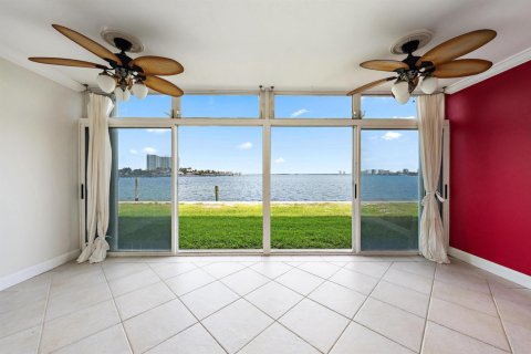Condominio en venta en Riviera Beach, Florida, 1 dormitorio, 62.62 m2 № 2154914 - foto 7
