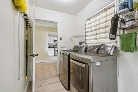 House in Crystal River, Florida 2 bedrooms, 100.52 sq.m. № 1663369 - photo 25